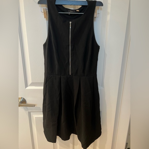 Black Sleeveless Mini Dress with Front Zipper - Picture 7 of 8